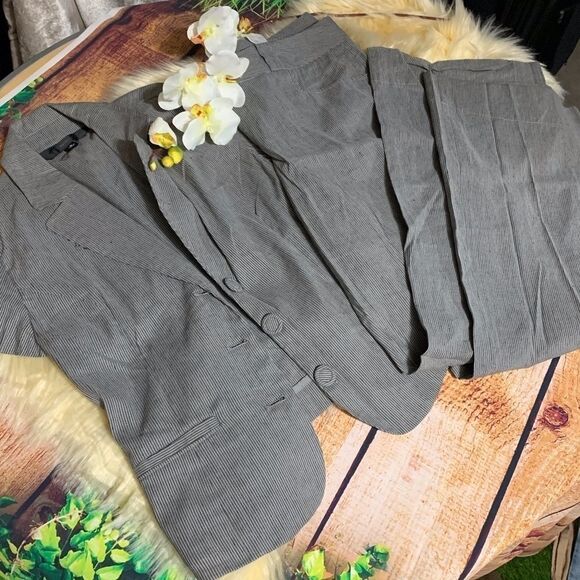 WOMENS WORK PANTSUIT GRAY PINSTRIPES - Picture 1 of 4
